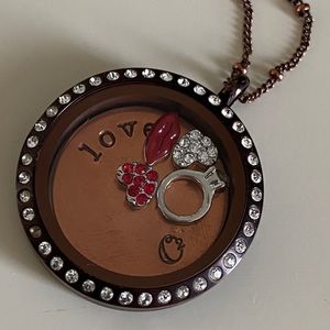 Origami Owl Necklace Pendant and Chain + 4 Charms